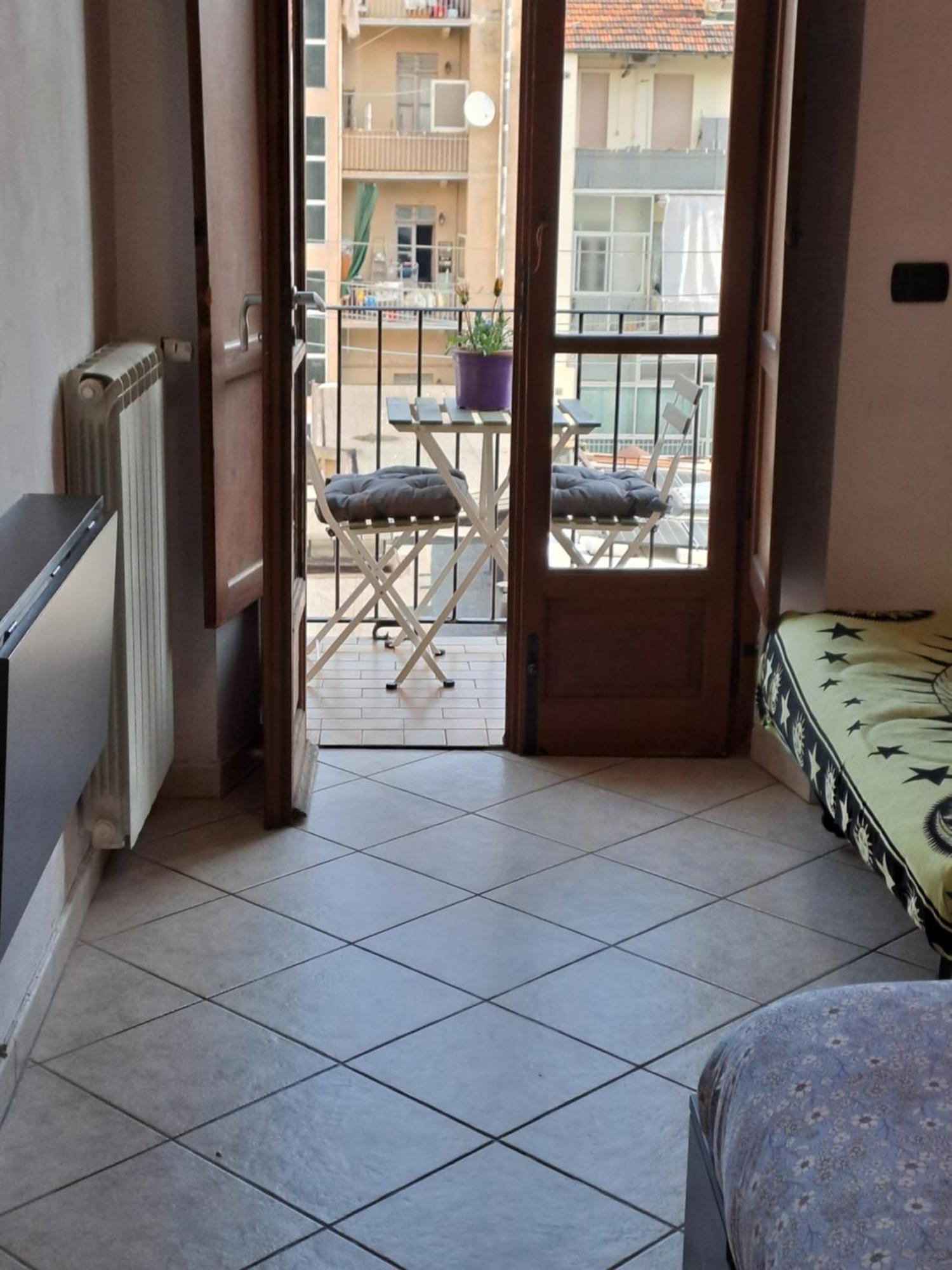 Cozy Room Stanza Close City Center In A Family House Stanza In Appartamento Condiviso Noi Viviamo In Casa Stanza In Affitto Torino Oda fotoğraf